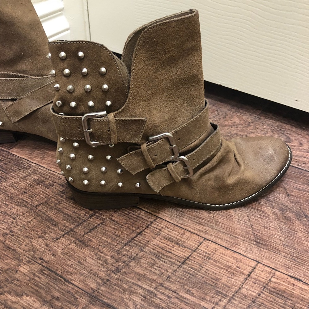 Dolce Vita silver studded motet cycle boots BNWT